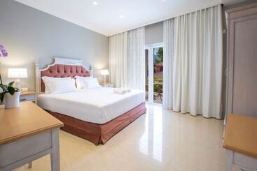 پانسیون Vk Luxury Suites   Private Parking   Adults Only