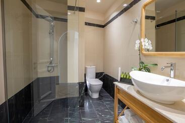 پانسیون Vk Luxury Suites   Private Parking   Adults Only