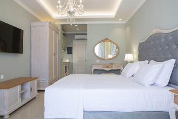 پانسیون Vk Luxury Suites   Private Parking   Adults Only