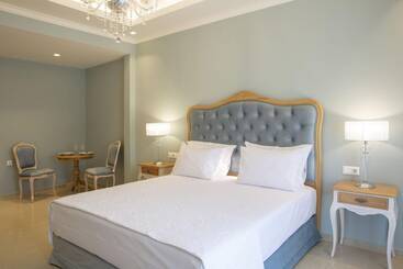 پانسیون Vk Luxury Suites   Private Parking   Adults Only
