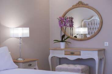 پانسیون Vk Luxury Suites   Private Parking   Adults Only