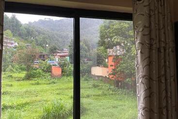 پانسیون Yuriko Guest House