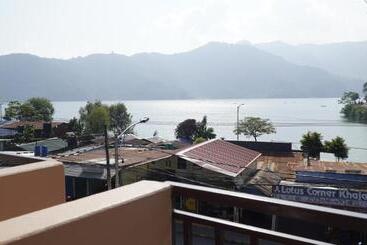پانسیون Yuriko Guest House