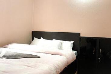 پانسیون Yuriko Guest House
