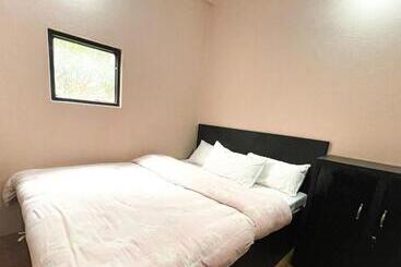 پانسیون Yuriko Guest House