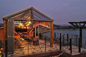 Skystarsea Pension