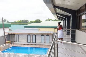هتل Gloria Inn