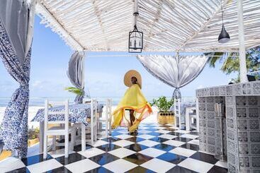 هتل Orient Beach