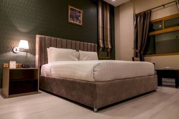 هتل Capital O 126 Manama Tower