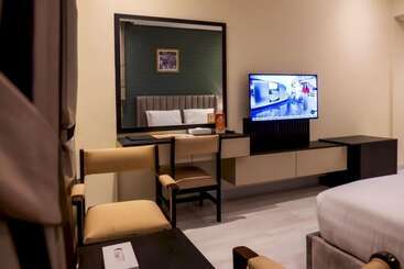 هتل Capital O 126 Manama Tower