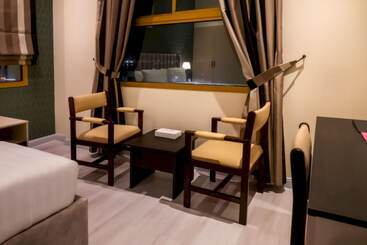 هتل Capital O 126 Manama Tower