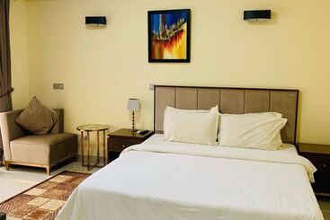 Samsy Hotel And Suites Benin City - Benin (Ciudad De),