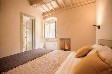 تختخواب و صبحانه Camere Di Via Montebello