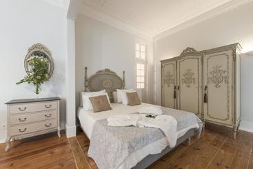 تختخواب و صبحانه Lisbon Inn Lapa