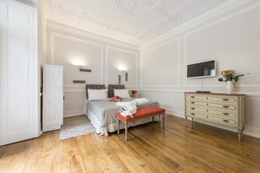 تختخواب و صبحانه Lisbon Inn Lapa
