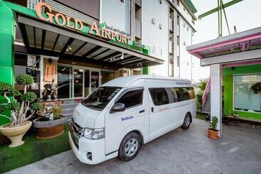 هتل Gold Airport Suites