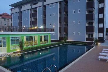 هتل Gold Airport Suites