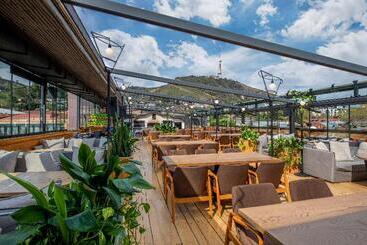Iota Hotel Tbilisi - Tbilisi