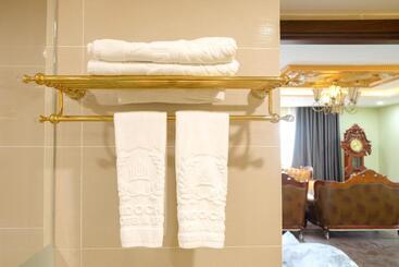 Le Indochina Hotel & Beach Da Nang City