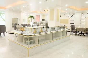 Le Indochina Hotel & Beach Da Nang City