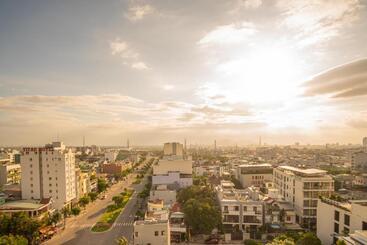 Le Indochina Hotel & Beach Da Nang City