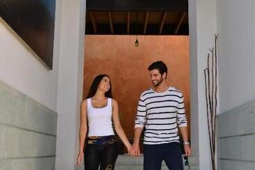 هتل Los Amantes