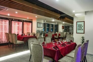 هتل Noorjahan Grand