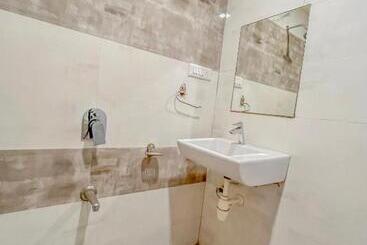 هتل Parkview Residency