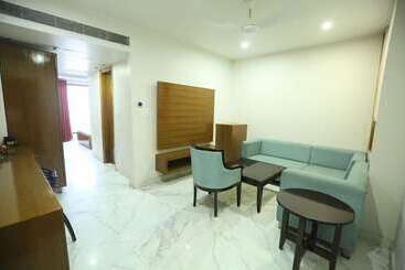Royal Park Hotels & Resorts, Ghaziabad