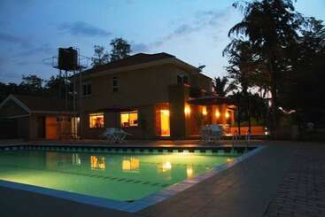 هتل The Mansion