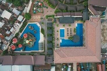 استراحتگاه Cebu Westown Lagoon  South Wing