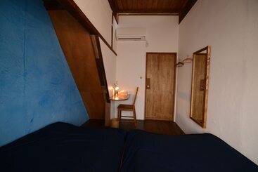 Taketa Ekimae Hostel Cue