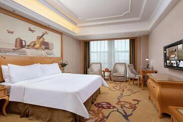 Vienna International Hotel Jiujiang Shili Street