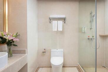 Vienna International Hotel Jiujiang Shili Street