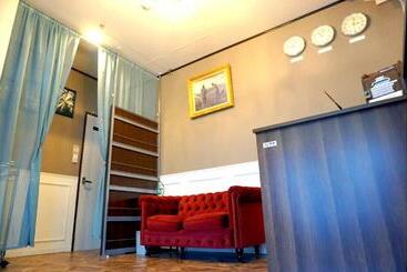 Bigtree Guest House   Hostel