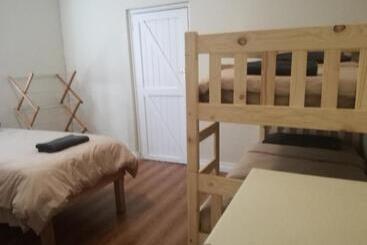 هاستل Paarl Backpackers
