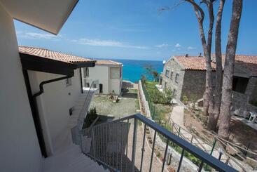 تختخواب و صبحانه Borgo Degli Dei  Affittacamere Poseidone