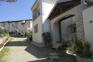 تختخواب و صبحانه Borgo Degli Dei Affittacamere Poseidone