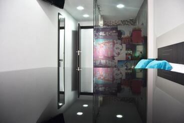 هتل Bed&breakfast 10 Girona