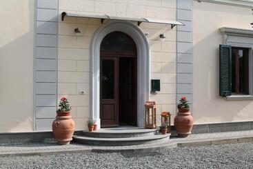 هتل La Marinella