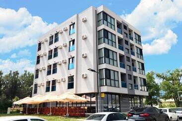 هتل Milano Blue Mamaia