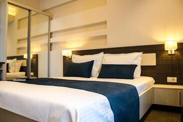 هتل Milano Blue Mamaia