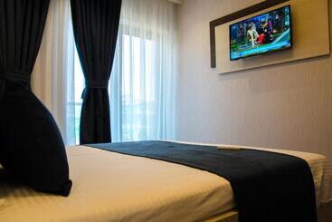 هتل Milano Blue Mamaia