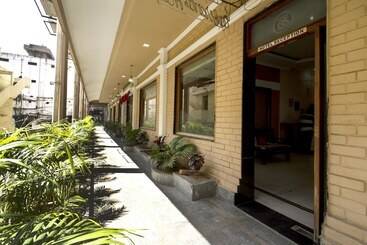 호텔 Oyo Rooms Near Dilsukh Nagar Bus Stop