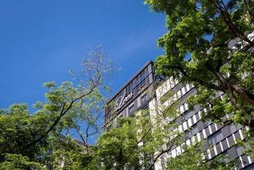 هتل Park Lees