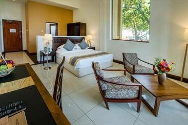 هتل Sooriya Resort & Spa