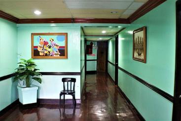 هتل Zen Rooms Vest Grand Suites Bohol