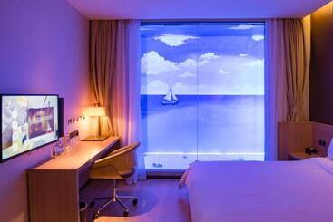 Iu Hotel Zhonggang Road