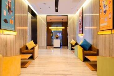 Iu Hotel Zhonggang Road