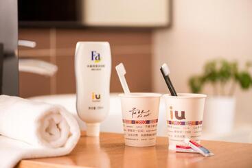 Iu Hotel Zhonggang Road